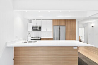 200 E 87th Street in New York, NY - Foto de edificio - Building Photo