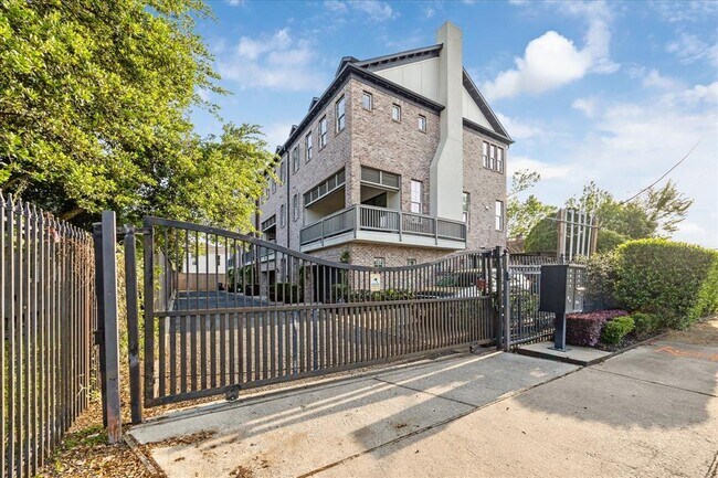 612 E 20th St in Houston, TX - Foto de edificio - Building Photo