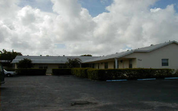 330 Wickline Blvd in Lantana, FL - Building Photo - Building Photo