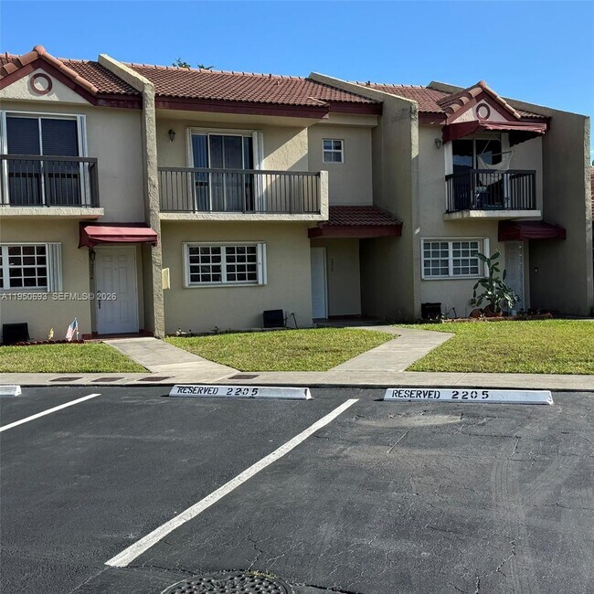 6255 SW 129th Pl in Miami, FL - Foto de edificio - Building Photo