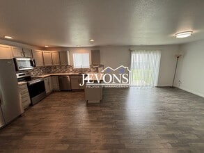 1516 Husky Dr in Moses Lake, WA - Building Photo - Building Photo