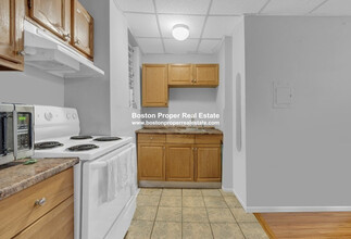 65 Burbank St, Unit 8 in Boston, MA - Building Photo - Building Photo