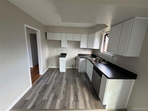 147 S Carlson St in Westland, MI - Building Photo - Building Photo