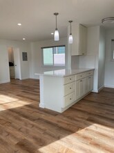 1205 Geraldine Way in Belmont, CA - Building Photo - Building Photo