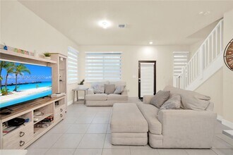 4413 NW 83rd Path in Doral, FL - Building Photo - Building Photo