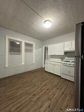 228 Whiting St in New Britain, CT - Building Photo - Building Photo