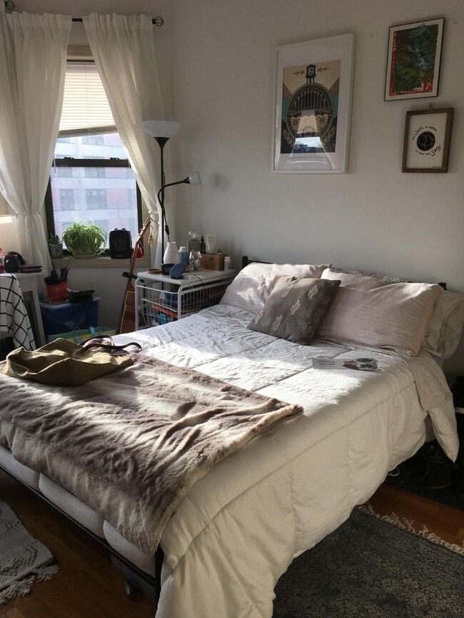 1021 Tremont St, Unit 2 in Boston, MA - Foto de edificio - Building Photo