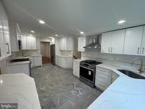 355 Cherry Hill Blvd in Cherry Hill Township, NJ - Building Photo - Building Photo