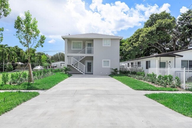 2924 NW 58th St in Miami, FL - Building Photo - Building Photo