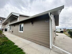 529 W River Rd in Hamilton, MT - Building Photo