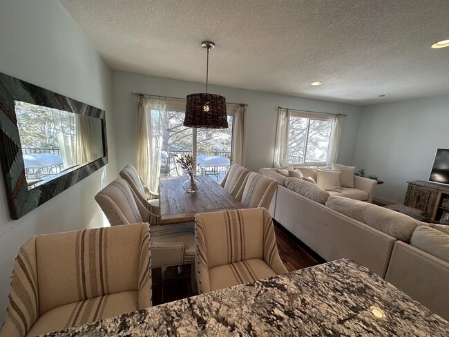 4101 Sylvia Ln S in Shoreview, MN - Building Photo - Building Photo