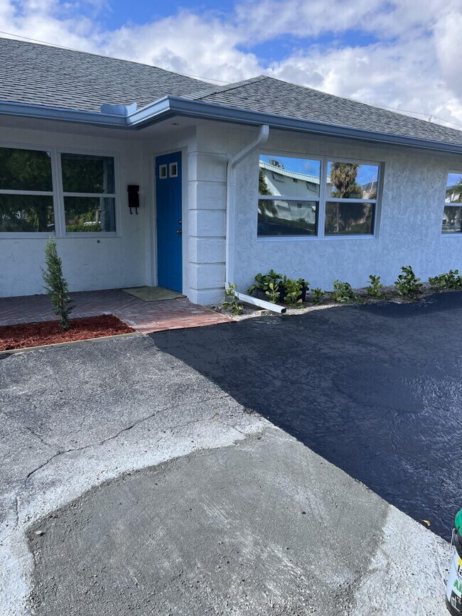 property at 207 Castlewood Dr