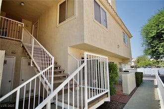 733 Anne Ln in Henderson, NV - Building Photo - Building Photo