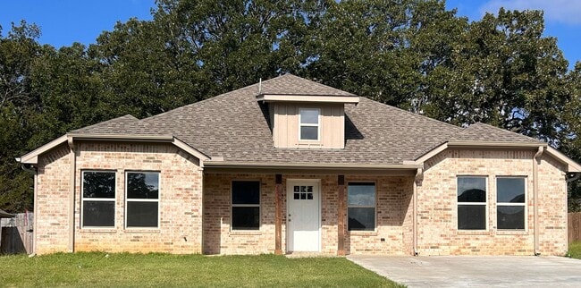 property at 121 Watch Hl Dr