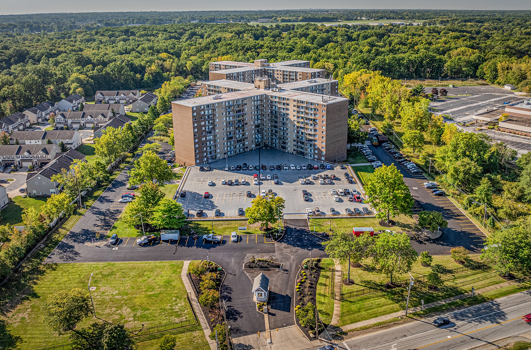 Willoughby Hills Towers in Willoughby Hills, OH - Foto de edificio