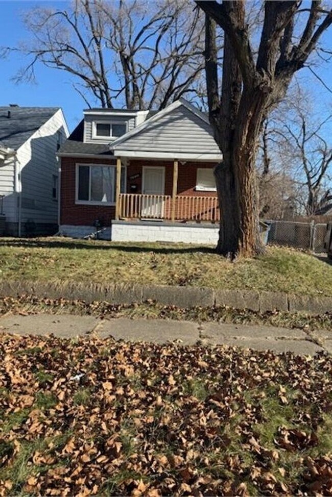 property at 19416 Riopelle St