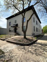 3200 Bloomington Ave