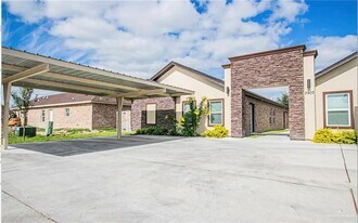 3907 Valeria St, Unit 1 in Edinburg, TX - Building Photo