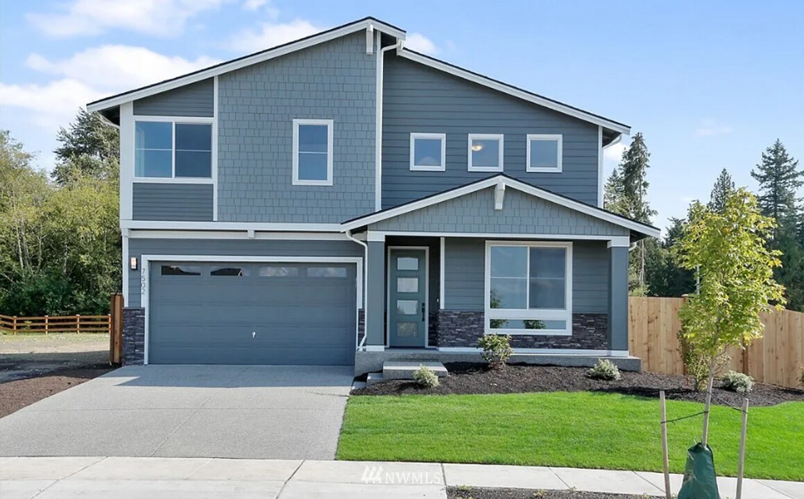 1106 75th Pl SE in Lake Stevens, WA - Building Photo