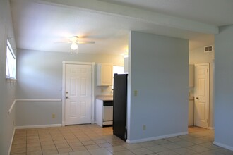 8724 Darlington Dr in Jacksonville, FL - Building Photo - Building Photo