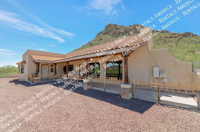 3951 W Irvington Rd in Tucson, AZ - Building Photo - Building Photo