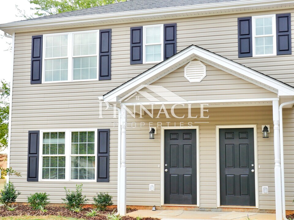 120 Tomahawk Industrial Park, Unit A in Lynchburg, VA - Foto de edificio
