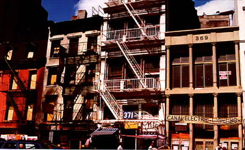 369-371 Canal St in New York, NY - Building Photo - Building Photo