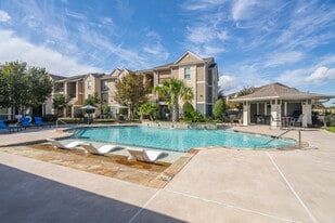 Eaglebrook Apartments in Mont Belvieu, TX - Building Photo