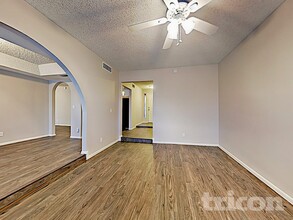 3921 W Rue De Lamour Ave in Phoenix, AZ - Building Photo - Building Photo