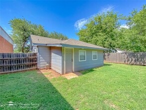 3033 S 7th St in Abilene, TX - Foto de edificio - Building Photo