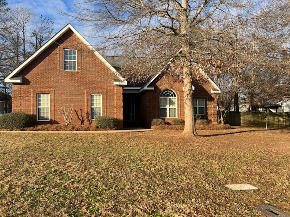 600 Lattice Bend in Bonaire, GA - Building Photo