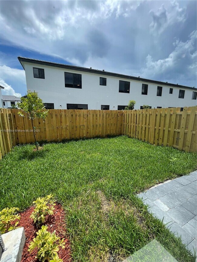 34503 SW 191st Ct in Florida City, FL - Building Photo - Building Photo