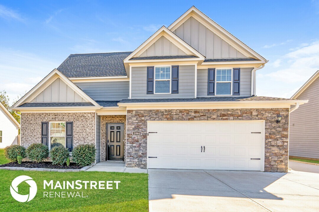 1064 Pilgrim Ln in Montevallo, AL - Foto de edificio