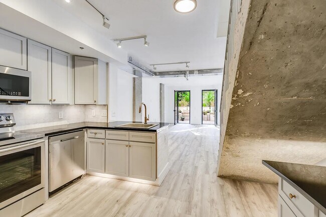631 D St NW, Unit 242 in Washington, DC - Building Photo - Building Photo