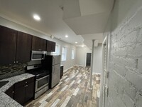 3057 N Troy St, Unit 1 in Chicago, IL - Building Photo - Building Photo