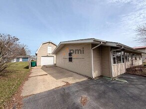 425A Sherman Dr in Valparaiso, IN - Building Photo - Building Photo