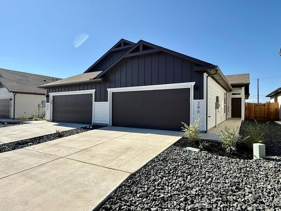 286 Nespral Dr in San Antonio, TX - Building Photo