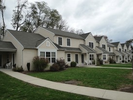 Springwood Glen Apartments in Middletown, PA - Building Photo