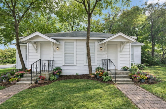 113 S Olive St, Unit A in San Antonio, TX - Foto de edificio - Building Photo