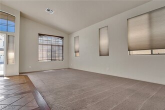 8940 Emery Lake St in Las Vegas, NV - Building Photo - Building Photo