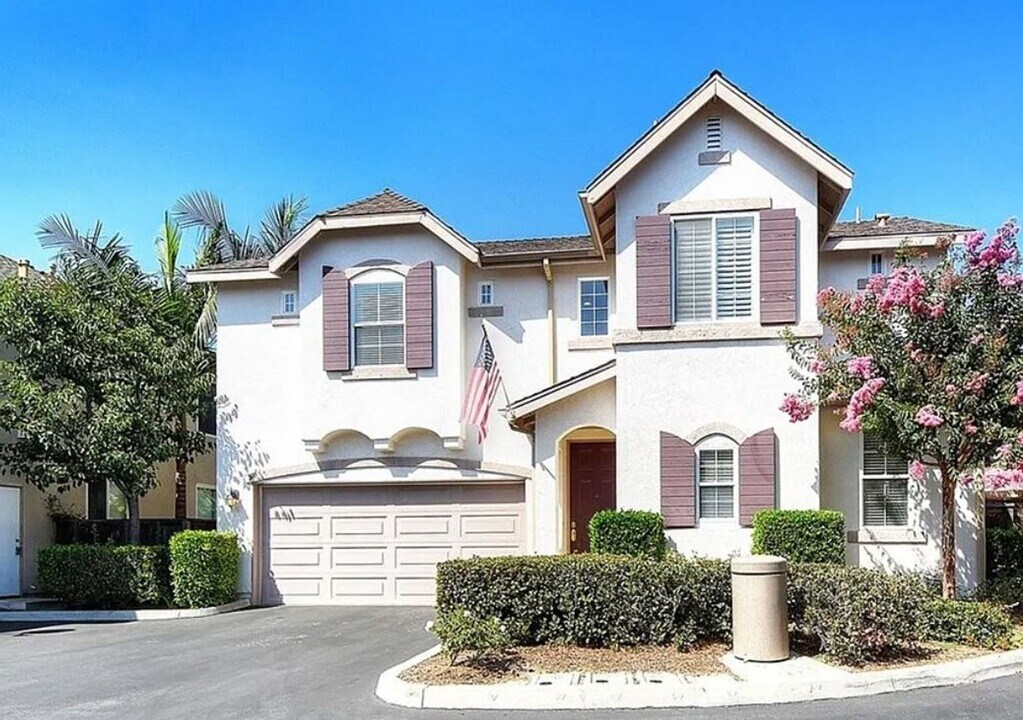 76 Rue Du Chateau in Aliso Viejo, CA - Building Photo