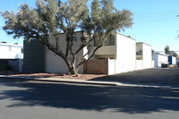 Lynnwood Apartments in Las Vegas, NV - Building Photo - Building Photo