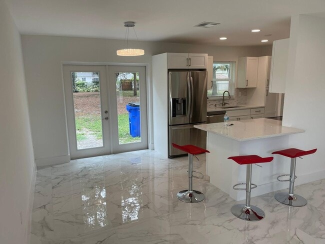 property at 372 NW 4th Ct