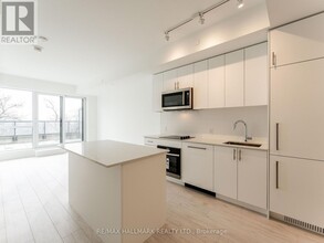 181-181 Sheppard Ave E in Toronto, ON - Building Photo - Building Photo