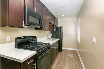 4065 - 4071 Chamoune Avenue in San Diego, CA - Building Photo - Interior Photo