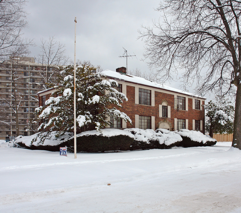 691 Payne Ave in Akron, OH - Building Photo