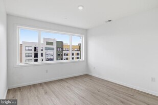 915 N Broad St in Philadelphia, PA - Building Photo