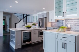 504 Harvest Cmns in Westport, CT - Building Photo