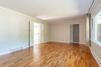 2003 Lakeshore Dr in St. Joseph, MI - Building Photo - Building Photo