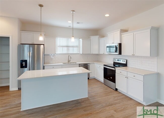 property at 104 S Trl Wy